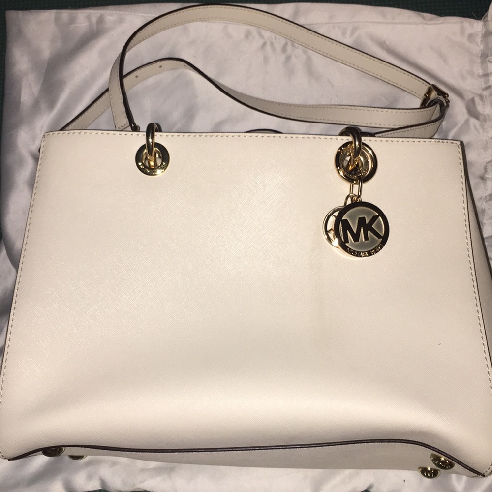 White elegant MICHAEL KORS purse